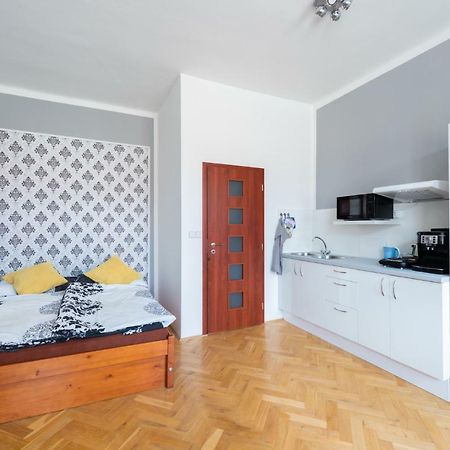 Modern Apartment Few Steps From Centre Прага Екстер'єр фото
