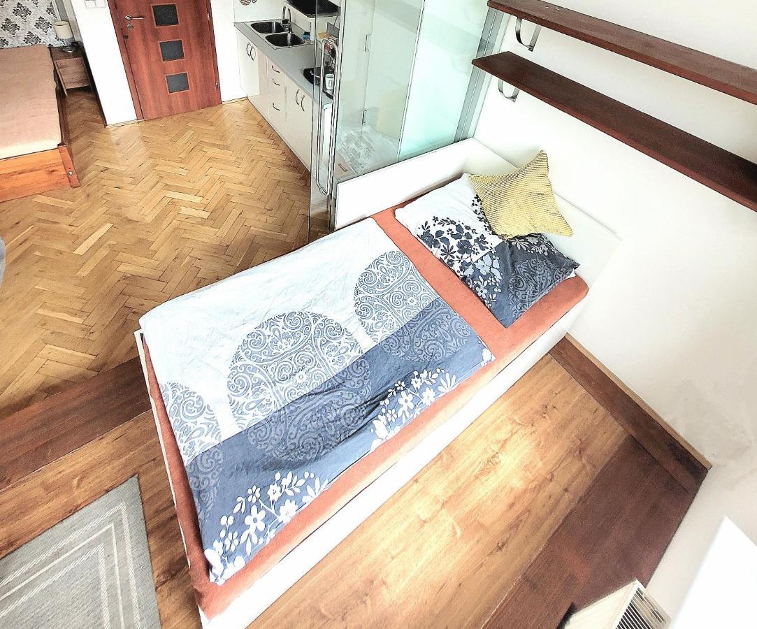 Modern Apartment Few Steps From Centre Прага Екстер'єр фото